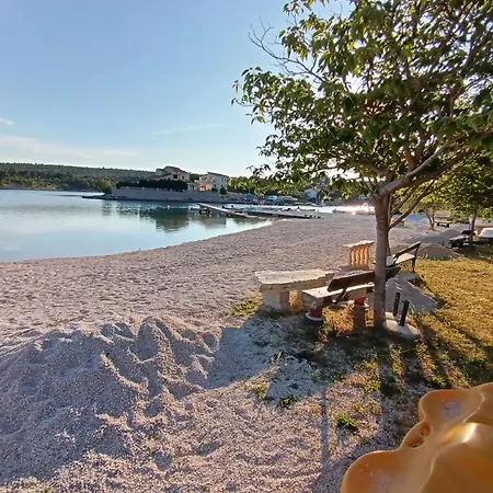 House Ivana With Jacuzzi Casa vacanze *