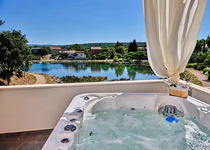 Prázdninový dům House Ivana With Jacuzzi