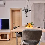 בית נופש House Ivana With Jacuzzi Kruševo