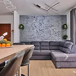 House Ivana With Jacuzzi