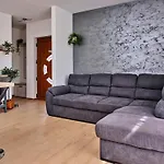 בית נופש House Ivana With Jacuzzi