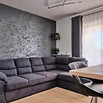 בית נופש House Ivana With Jacuzzi *