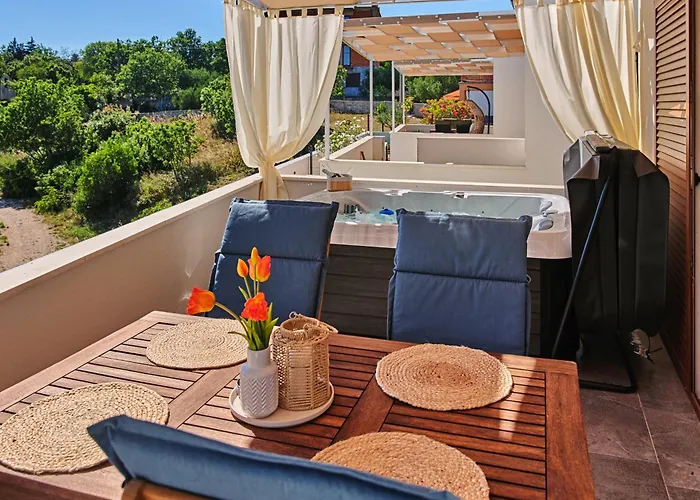 House Ivana With Jacuzzi